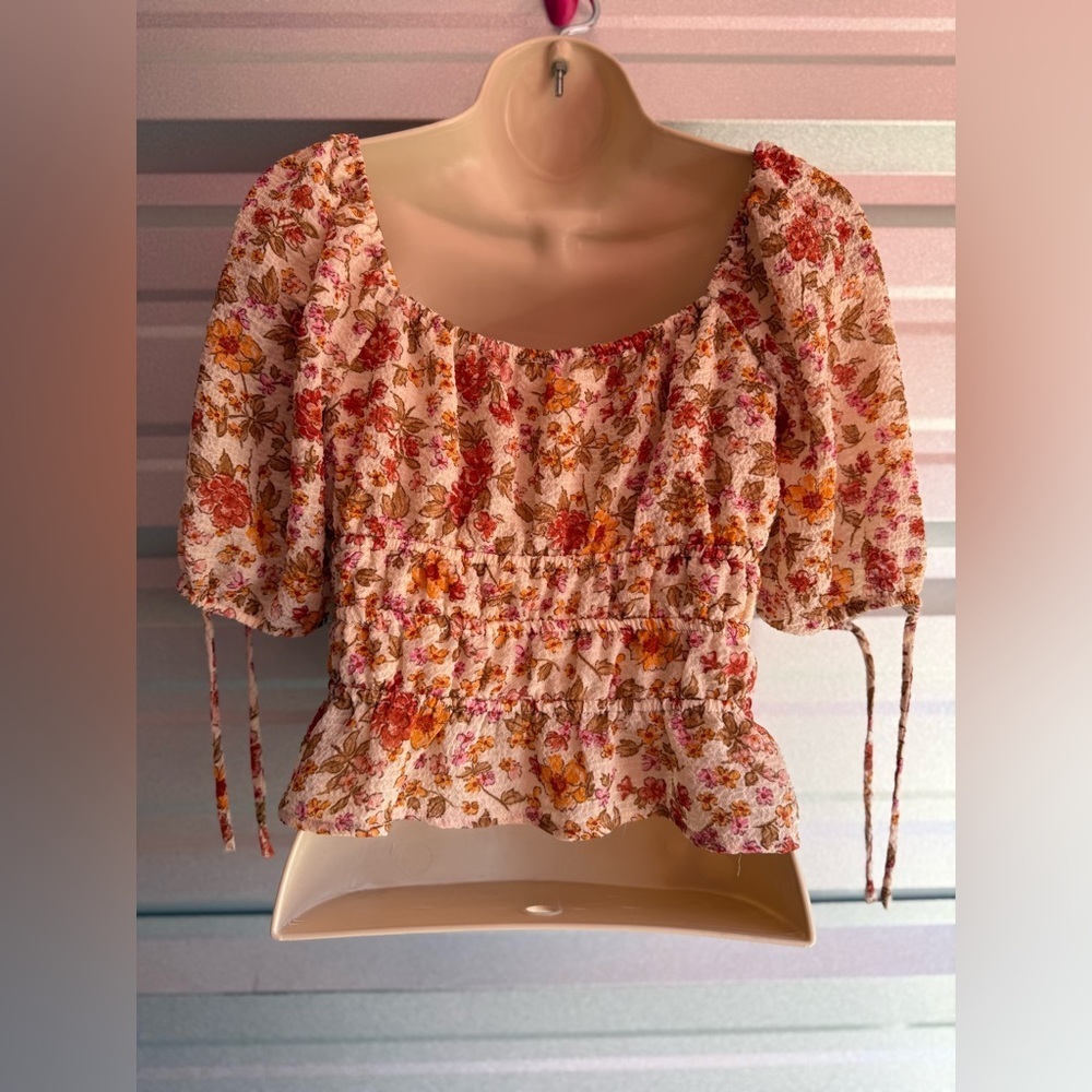 Women’s LUSH Jax Cropped Boho Floral Puff Sleeve Blouse Size Small - Picture 8 of 11